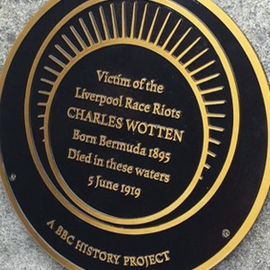 Мемориальная доска: память убитого моряка Чарльза Воттена в Ливерпуле